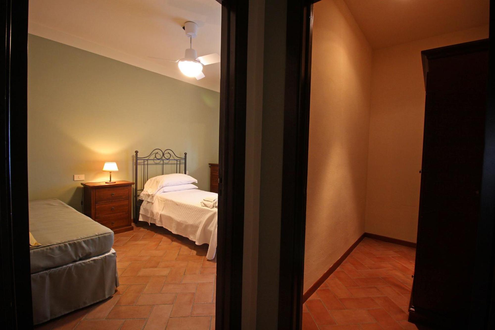 Agriturismo Casale Dello Sparviero Castellina in Chianti Habitación foto